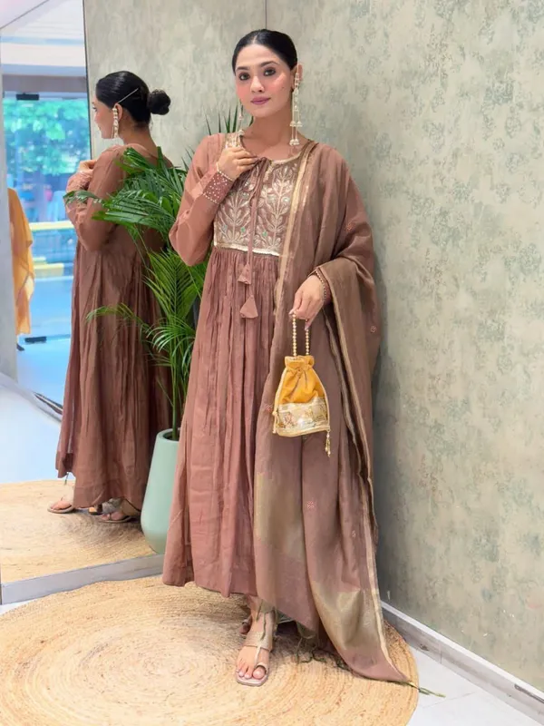 Mauve_Cotton_Mul_Chanderi_Menkalinan_Kurta_Pant_&_Dupatta_Set_For_Women