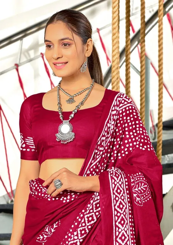 Aadhira_Pure_Cotton_Saree_–_Classic_Maroon_with_Traditional_Bandhani_Print
