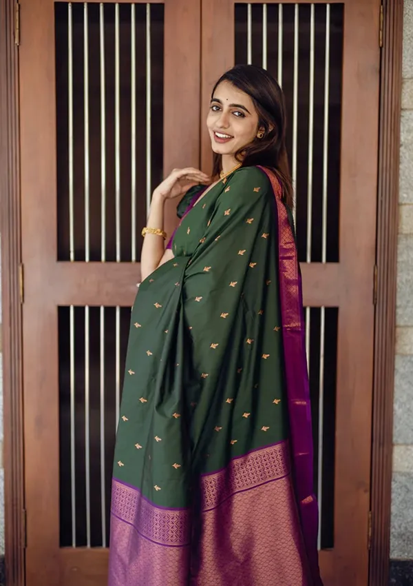 Emerald_Green_&_Royal_Purple_Zari_Silk_Saree