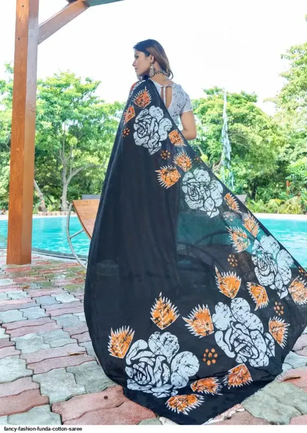 Funda_Luxe_Cotton_Saree_–_Black_Stripe_with_Floral_Statement_Pallu