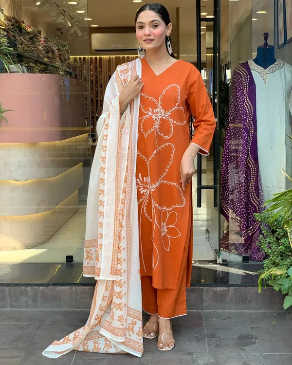 Gulnaar_Orange_Floral_Kurta_Set