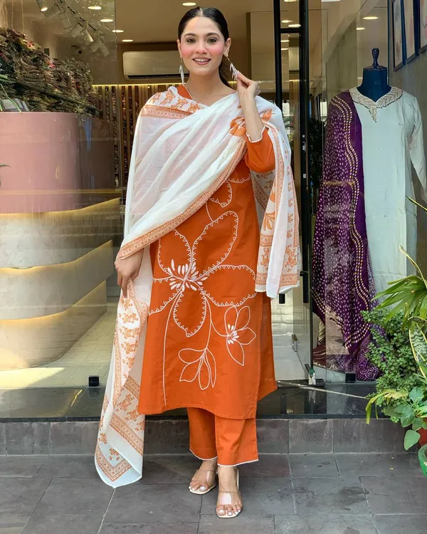 Gulnaar_Orange_Floral_Kurta_Set