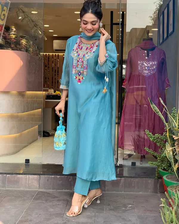 Noor_Aqua_Mirror_Embroidered_Kurta_Set