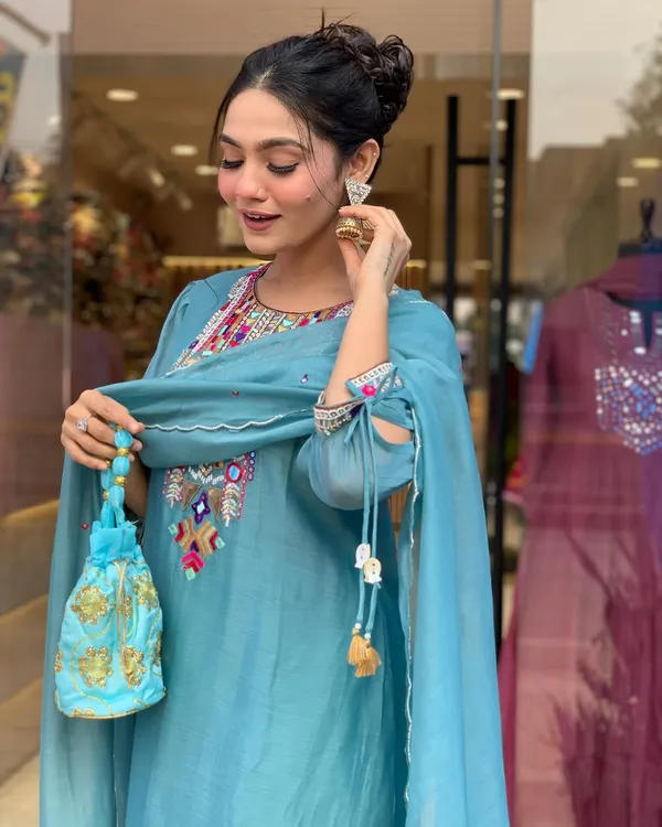 Noor_Aqua_Mirror_Embroidered_Kurta_Set