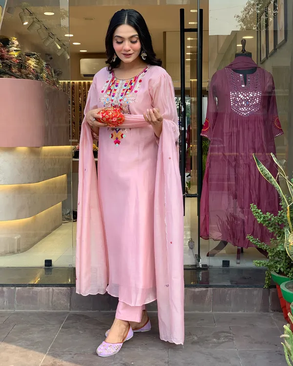 Noor_Blush_Pink_Mirror_Work_Kurta_Set