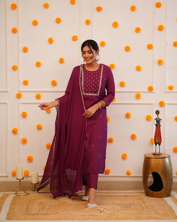Pragti_Royal_Wine_Kurta_Set