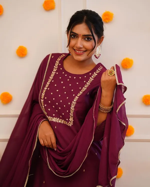 Pragti_Royal_Wine_Kurta_Set