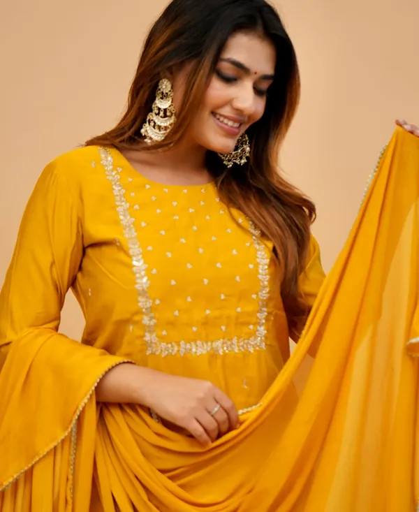 Pragti_Sunshine_Yellow_Kurta_Set