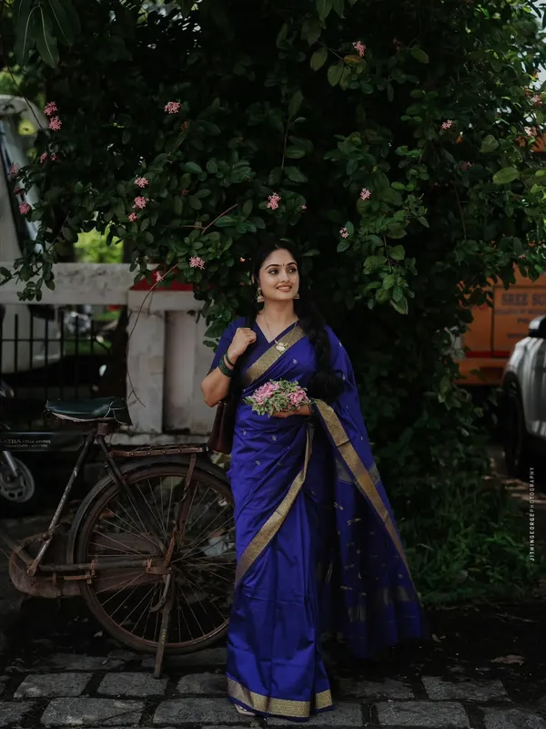 Royal_Blue_Cotton_Silk_Saree_with_Gold_Border