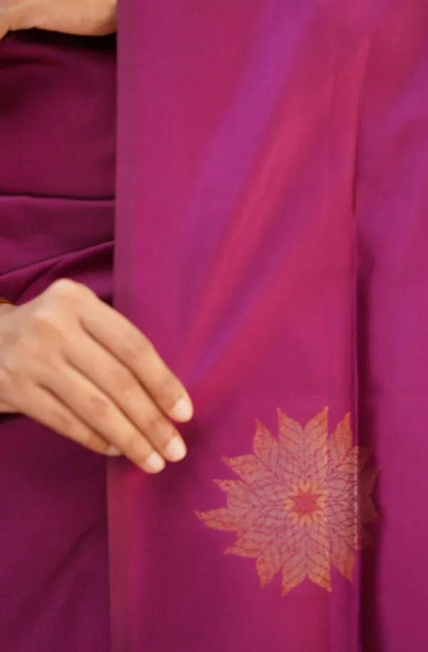 Royal_Magenta_Zari_Woven_Silk_Saree