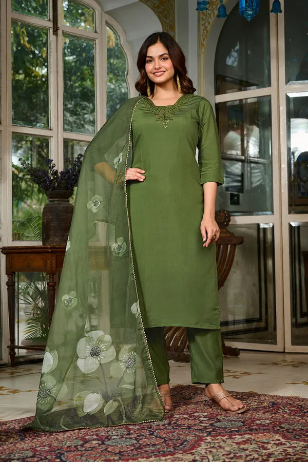 Olive_Noor_Embroidered_Kurta_Set
