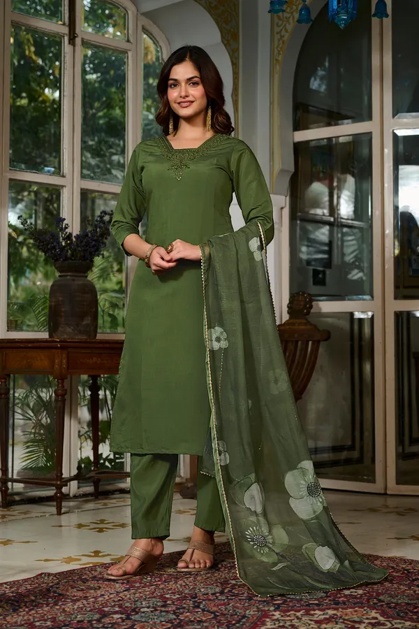 Olive_Noor_Embroidered_Kurta_Set