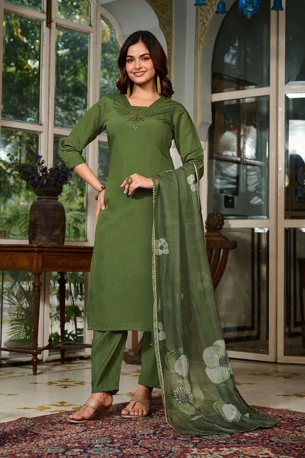 Olive_Noor_Embroidered_Kurta_Set