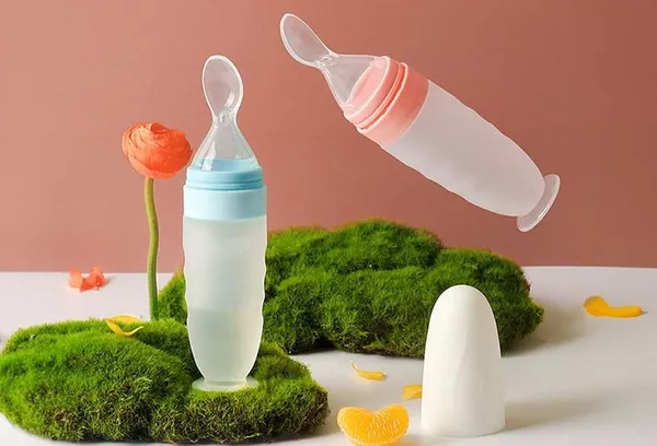 Multicolor_Premium_Baby_Food_Squeeze_Feeder_Spoon