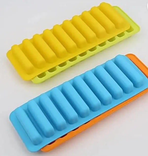 Multicolor_10_Cylinder_Ice_Cube_Tray_With_Lid_(Pack_Of_2)