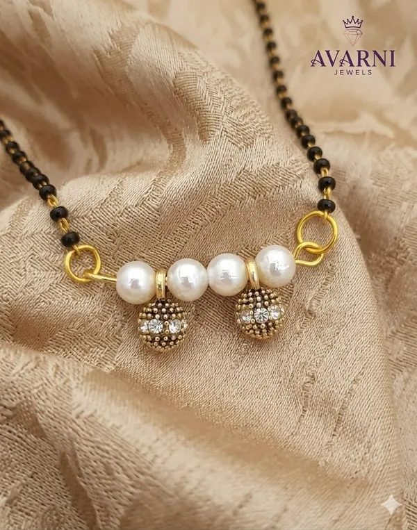 Avarni_Jewels_Pearl_&_Drop_Charm_Modern_Mangalsutra