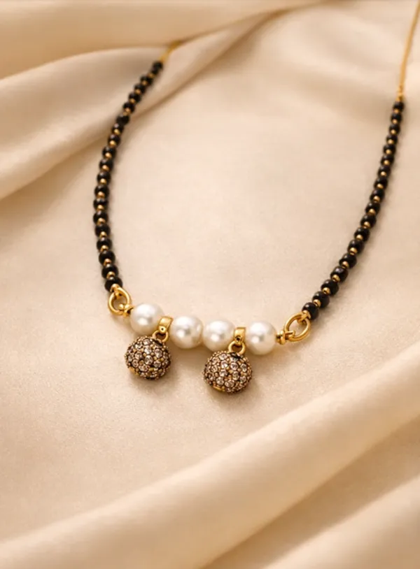 Avarni_Jewels_Pearl_&_Drop_Charm_Modern_Mangalsutra