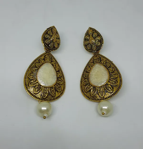 Antique_Gold-Plated_Floral_Teardrop_Earrings_with_Pearl_Drops