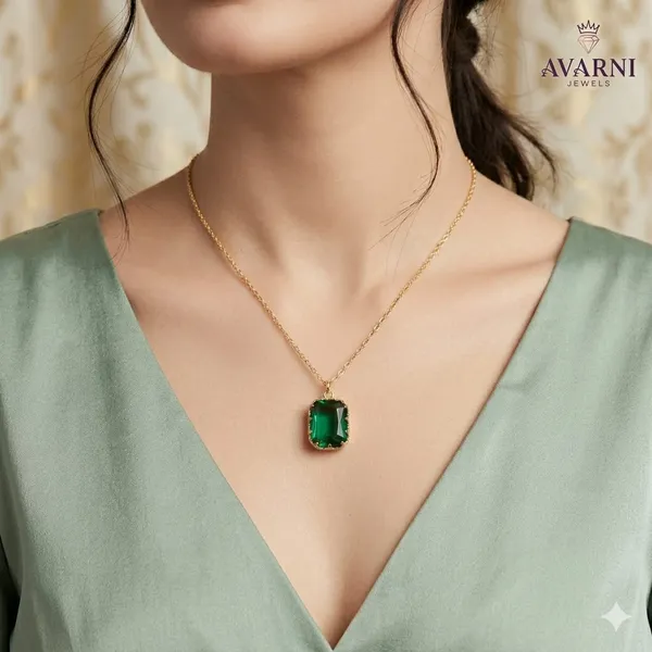 Avarni_Jewels_Emerald_Green_Radiant_Cut_Pendan