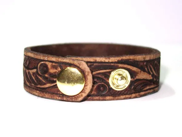 Brown_Hand_Tooled_Genuine_Leather_Cuff_Wristband_Bracelets_For_Unisex_(23Cm_Length,_2Cm_Wide)_For_Women