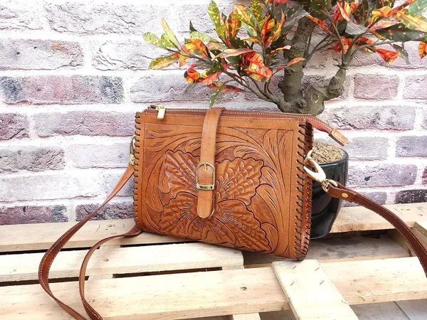 Tan_Handmade_Genuine_Leather_Crossbody_Sling_Bags,_For_Women