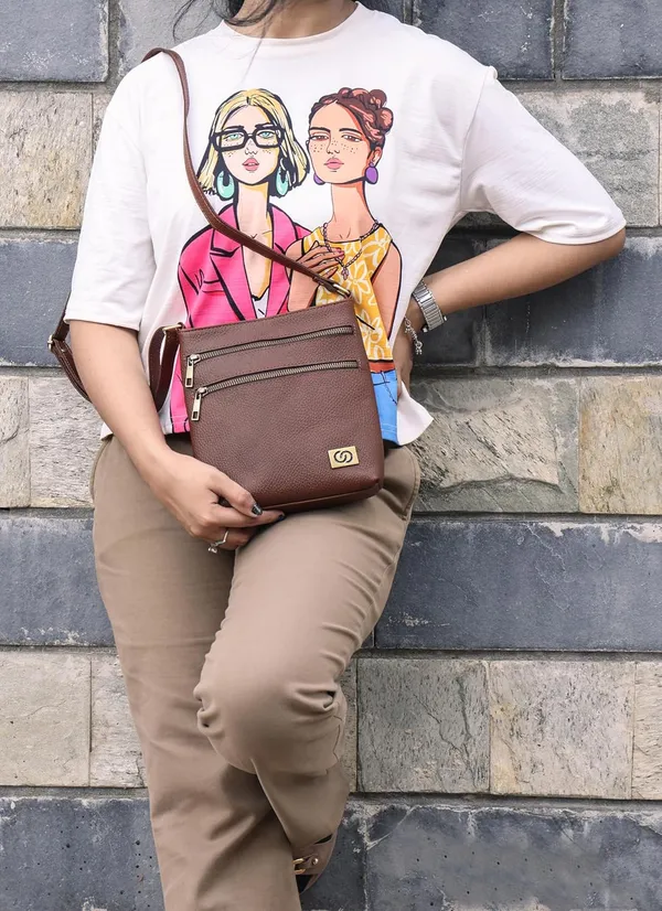 Brown_Leather_Cross_Body_Bags,_Messenger_Bag,_Unisex,_,_Medium_Size_For_Unisex