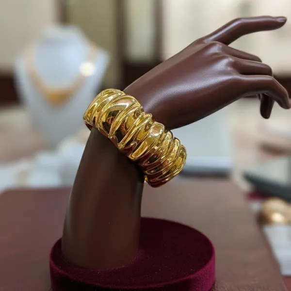 Gold_Premium_Anti-Tarnish_Bracelet_For_Women