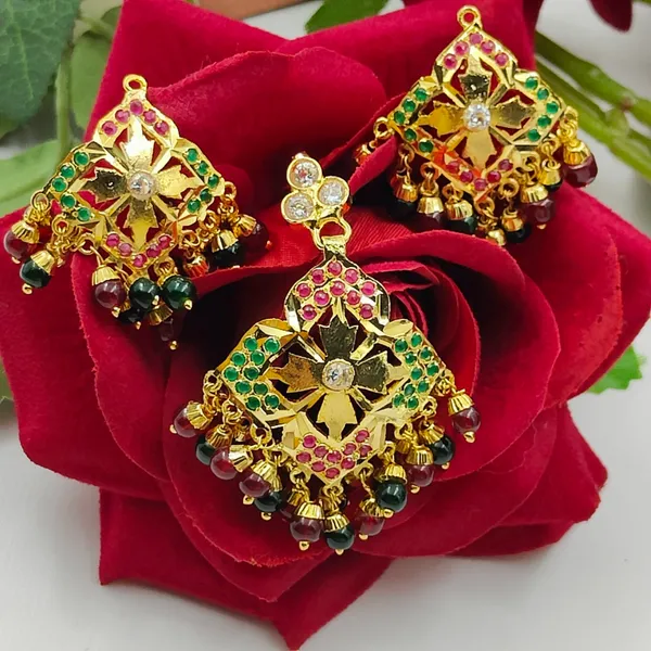 JADHAU_PENDENT_SET