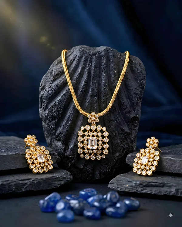 ROYAL_AND_REGAL_NECKLACE