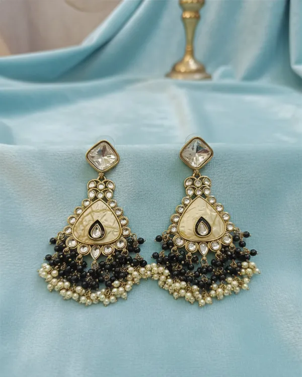 THE_IVORY_NOIR_CHANDELIER_EARRINGS