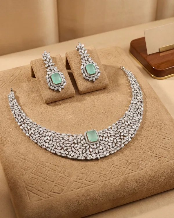 THE_MINT_AURORA_NECKLACE