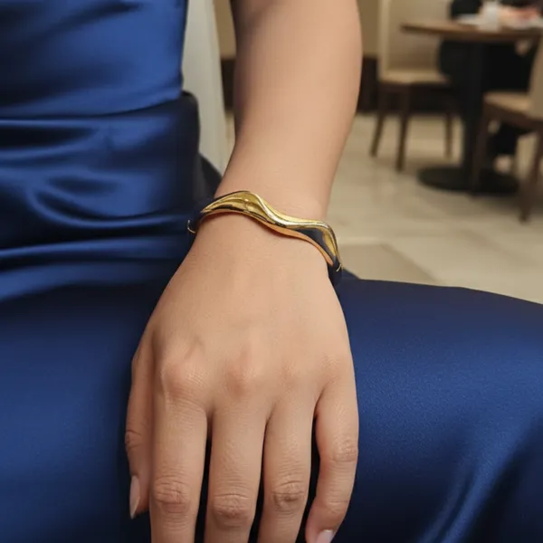 Gold_Premium_Anti-Tarnish_Bracelet_For_Women