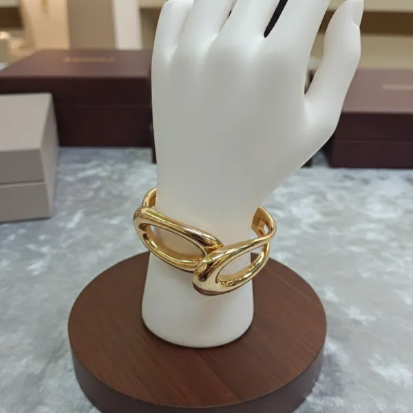 Gold_Premium_Anti-Tarnish_Bracelet_For_Women