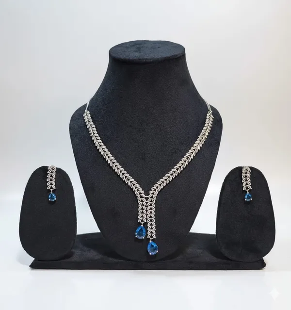 Silver_Brass_Trendy_Ad_Jewellery_Necklace_Set_For_Women