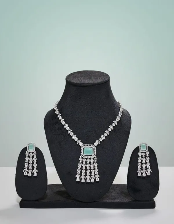 Silver_Brass_Trendy_Ad_Jewellery_Necklace_Set_For_Women