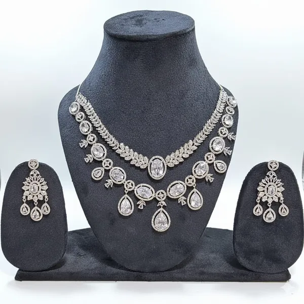 Silver_Brass_Trendy_Ad_Jewellery_Necklace_Set_For_Women