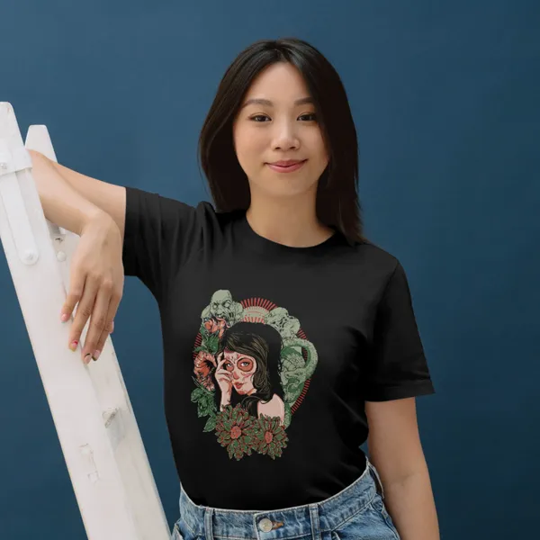 Black_Bold_Look_T-Shirt_For_Women