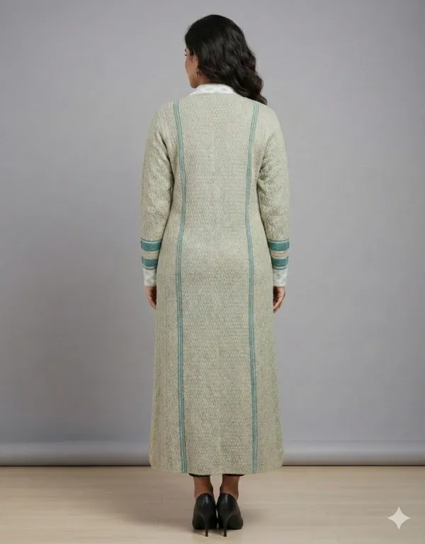 Elegant_Grey_Woolen_Cardigan_with_Stylish_Button-Front_Design_for_Effortless_Winter_Layering