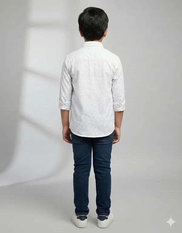 White_Men_Casual_Shirt_Checkered_Pattern
