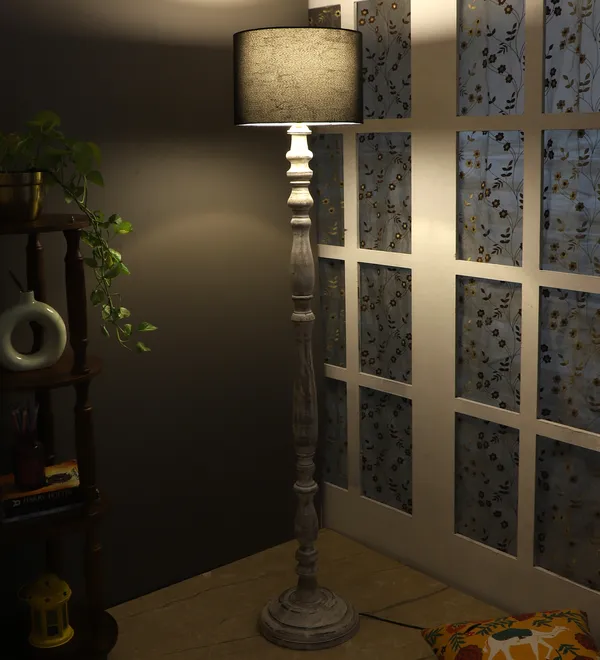 Black_Natura_Vivi_Floor_Lamp