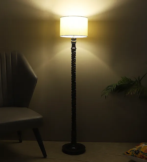 Off_White_Moba_Floor_Lamp