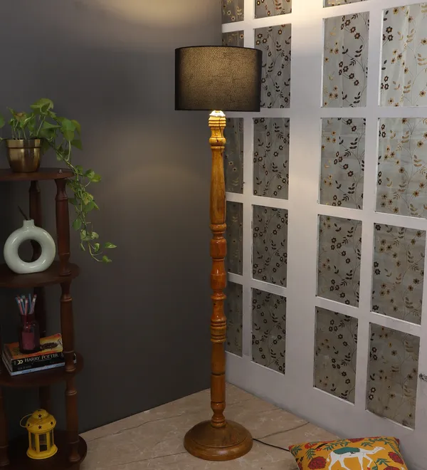 Black_Premium_Romero_Floor_Lamp