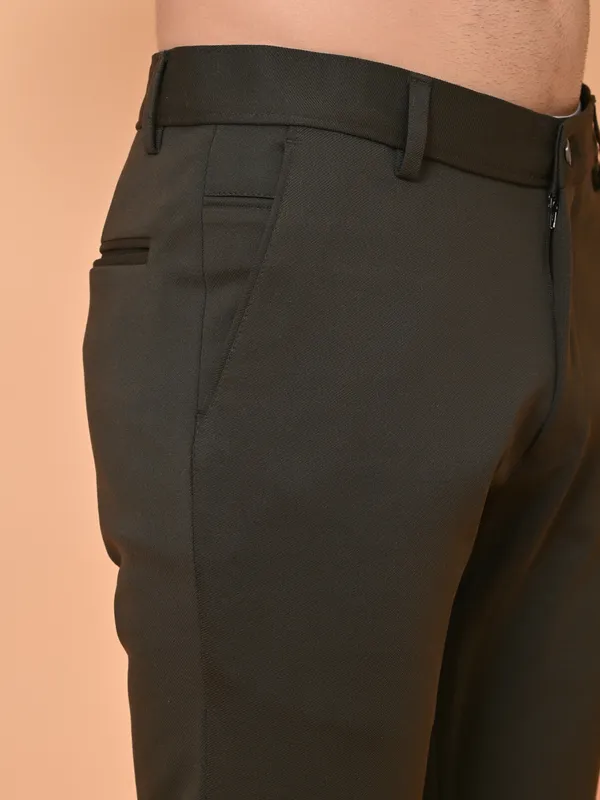 Dark_Green_Premium_&_Elegant_4_Way_Stretch_Casual_Trouser_For_Men