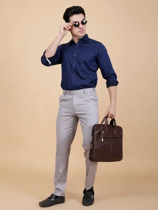 Grey_Premium_&_Elegant_Stretchable_Formal_Trouser_For_Men