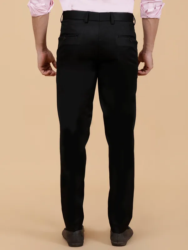 Black_Premium_&_Elegant_Stretchable_Formal_Trouser_For_Men