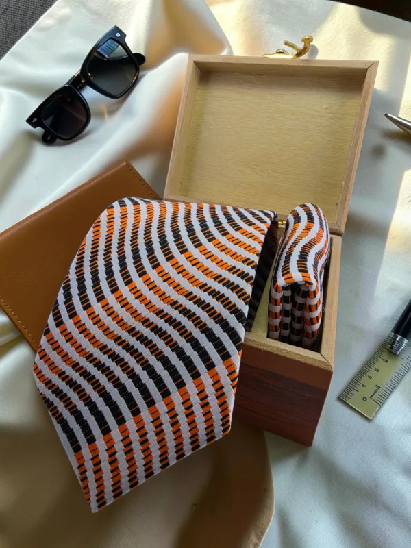 Aurora_Wave_Orange_Black_And_White_Micro_Woven_Jacquard_9_Cm_Tie_Set_With_Pocket_Square_And_Premium_Wooden_Gift_Box