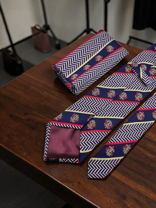 Navy_Blue_Regal_Crest_Chevron_Woven_Micro_Silk_Tie_Set_With_Pocket_Square_In_Wooden_Gift_Box