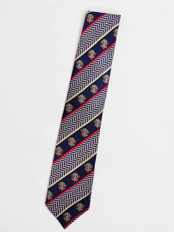 Navy_Blue_Regal_Crest_Chevron_Woven_Micro_Silk_Tie_Set_With_Pocket_Square_In_Wooden_Gift_Box