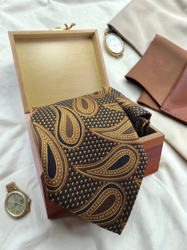 Noir_Royale_Chocolate_Brown_And_Antique_Gold_Paisley_Micro_Silk_Jacquard_9_Cm_Tie_Set_With_Pocket_Square_And_Wooden_Gift_Box