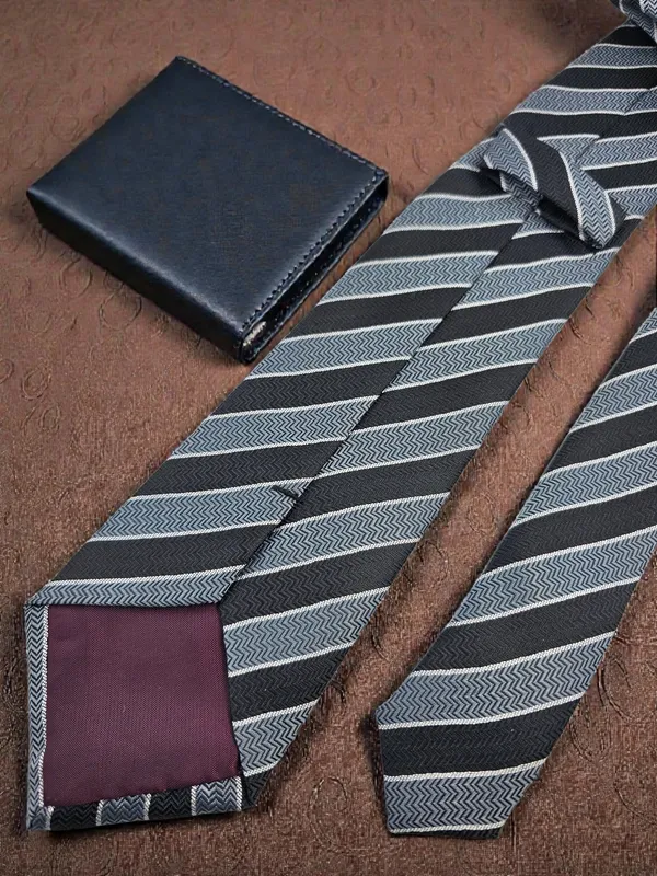 Zig_Wave_Stripe_Black_Grey_Diagonal_Pattern_Micro_Silk_Tie_With_Wooden_Gift_Box_8_Cm_Premium_Formal_Office_Wear